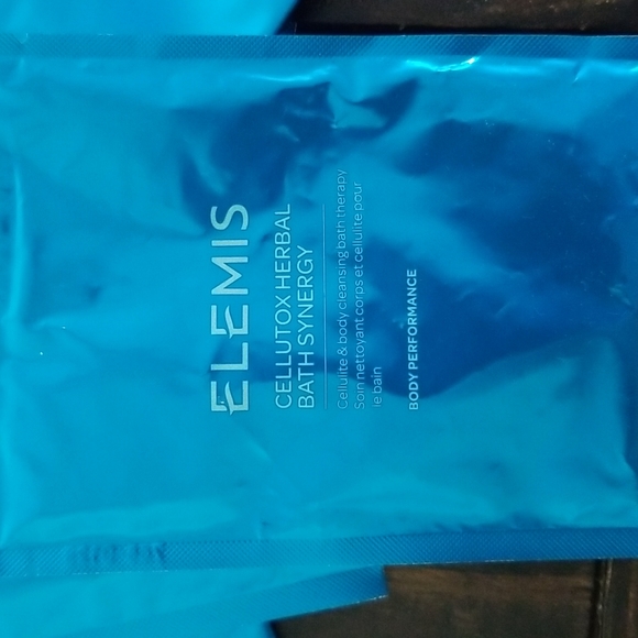 ELEMIS Cellutox Herbal Bath Synergy 10 New Sachets - Picture 2 of 3